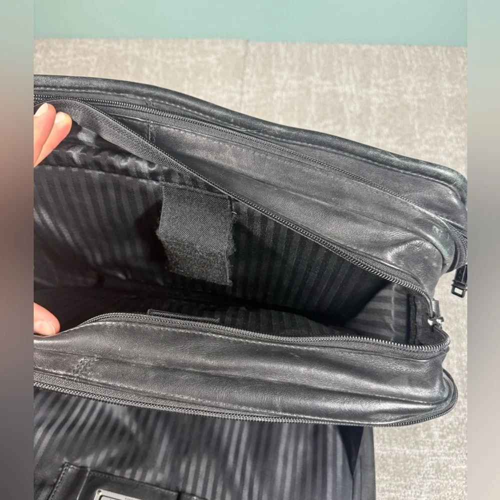 Tumi Alpha Black Leather Expandable Briefcase Laptop Bag